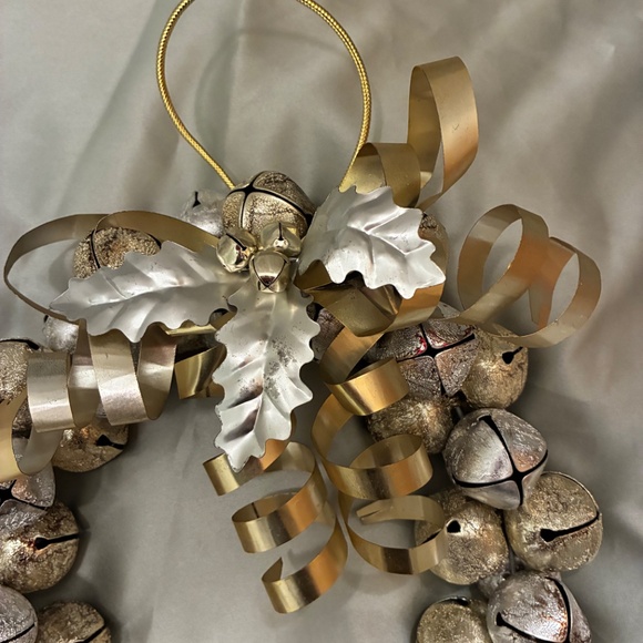 Jingle Bell Wreath Silver Gold Metal 9.5”x13.5” Drop VGUC - Picture 2 of 6